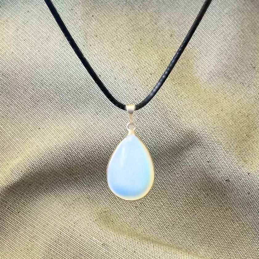 Colgante Gota Pulida Opalina