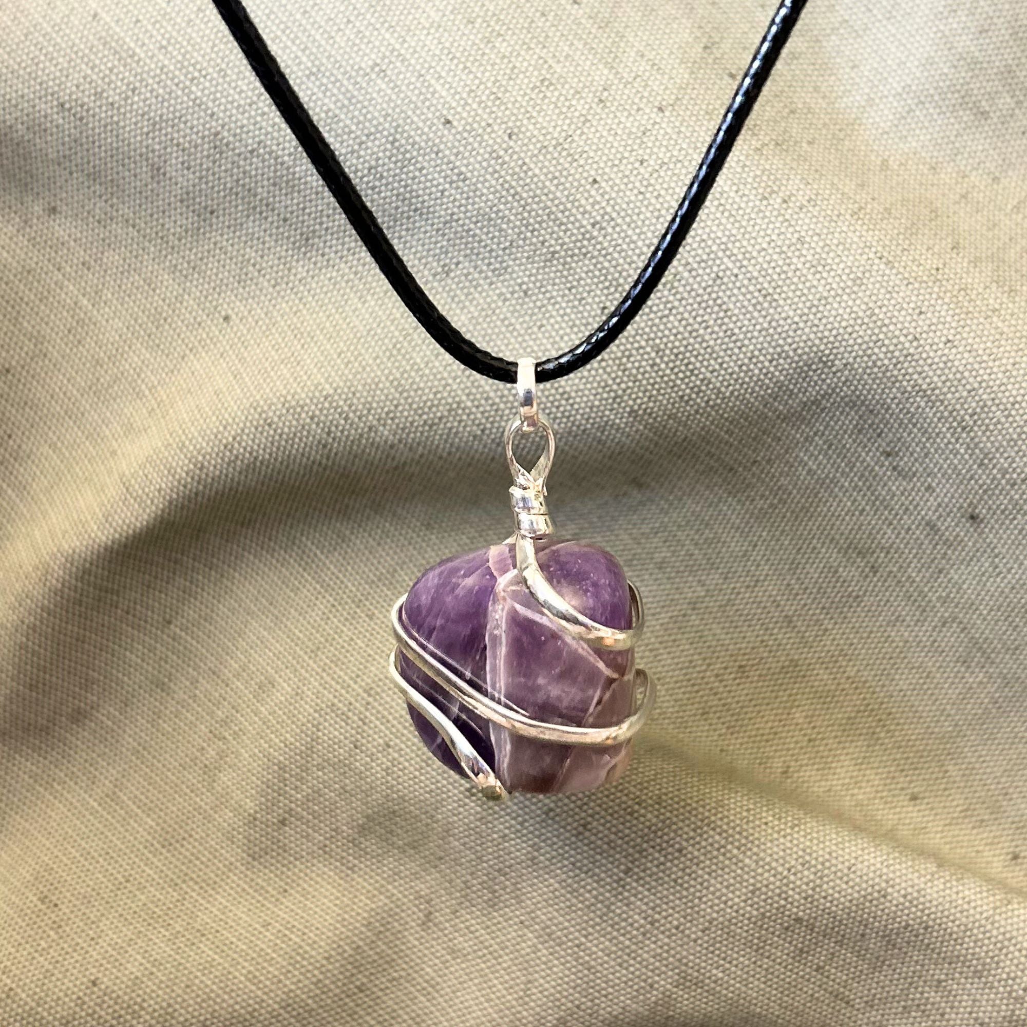 Colgante Núcleo Vital con Espiral de Amatista