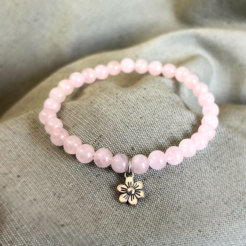 Pulsera Cuarzo Rosa con Charm Flor 6mm