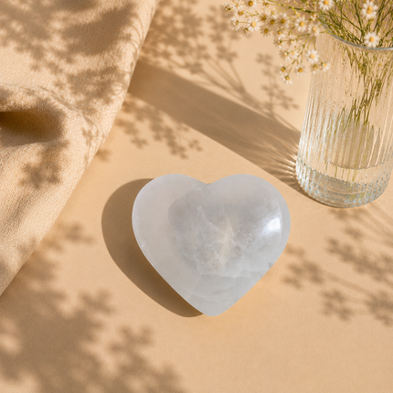 Corazón de Selenita · Un símbolo de calma y armonía
