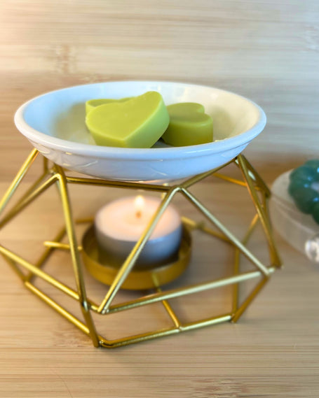 Wax melt Nueva Semilla en quemador dorado con corazones verdes aroma fresco para nuevos comienzos